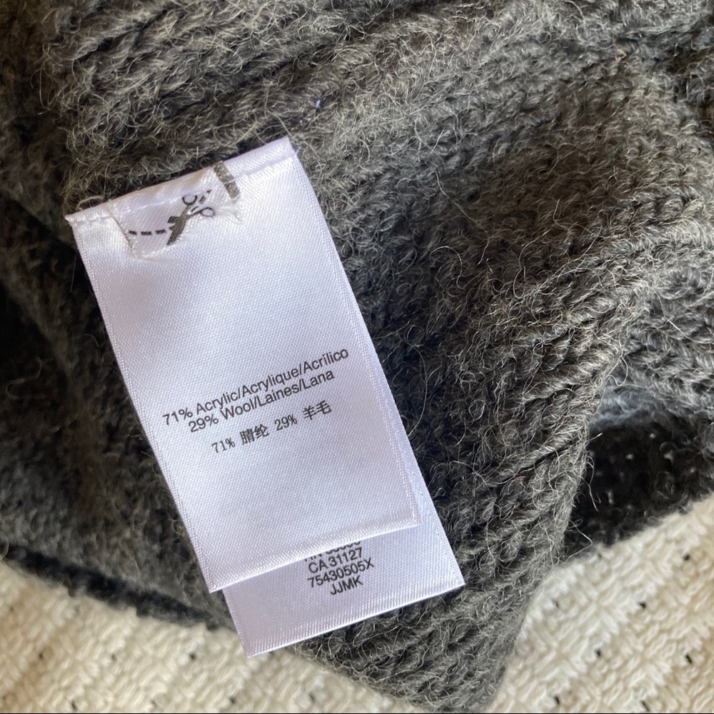 🆕 DKNY Grey wool Sweater- never worn!! - Picture 15 of 15